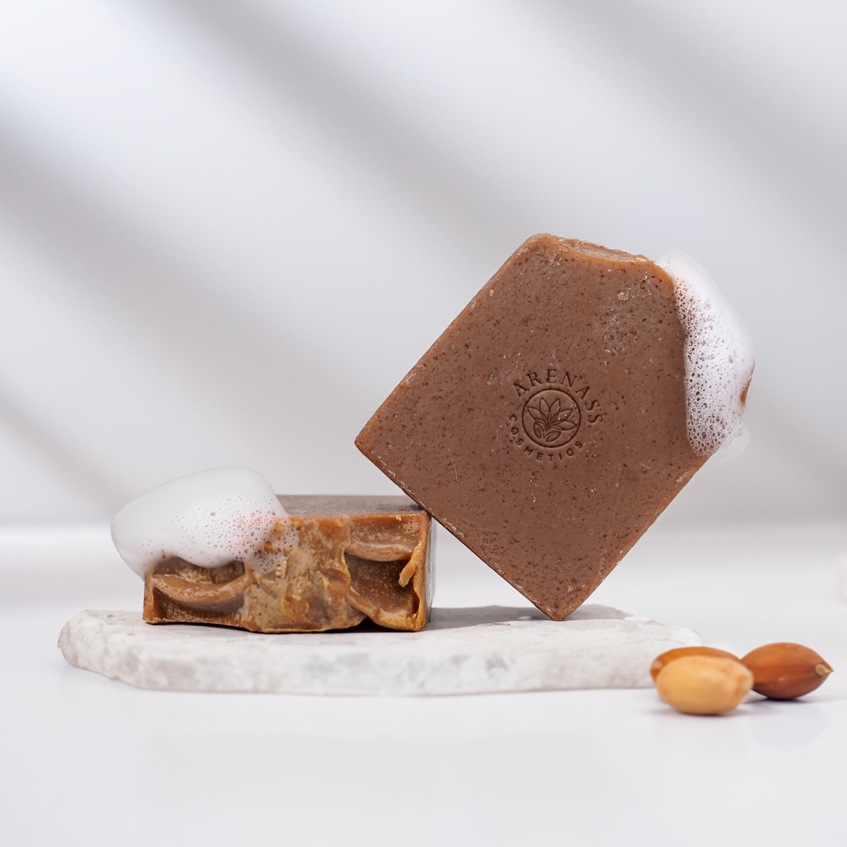 Barre de savon au lait de chèvre et au miel à l'avoine